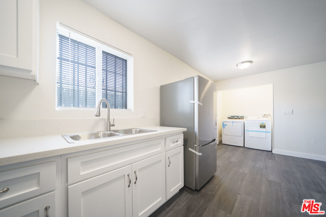 10376 Wilmington Avenue Los Angeles, CA 90002 - Photo 7 of 20