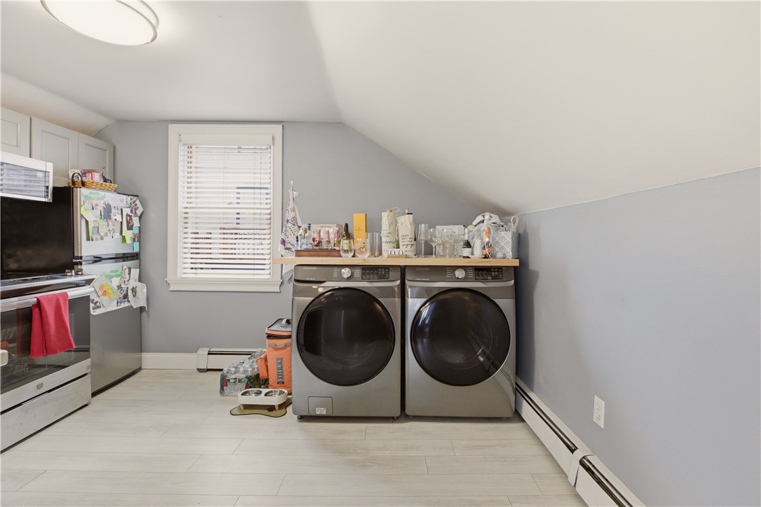 9 Bacheller Street Newport, RI 02840 - Photo 8 of 24