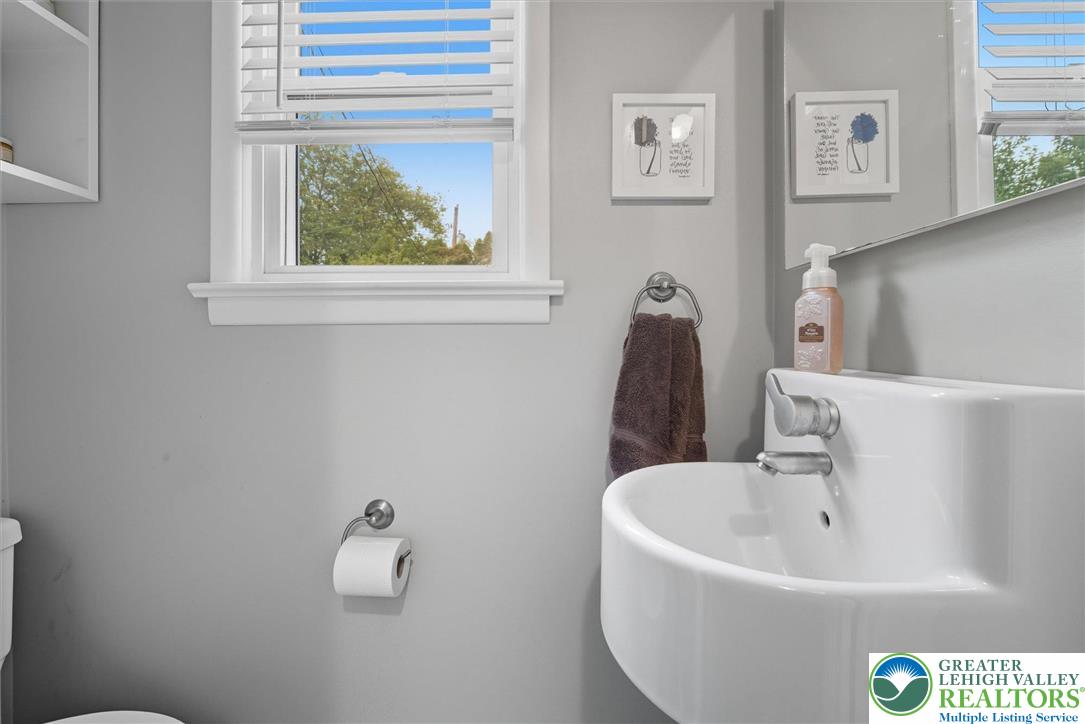 4493 Spring Drive Center Valley, PA 18034 - Photo 9 of 21