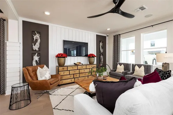 a view of walk in closet