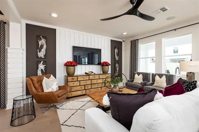 a view of walk in closet