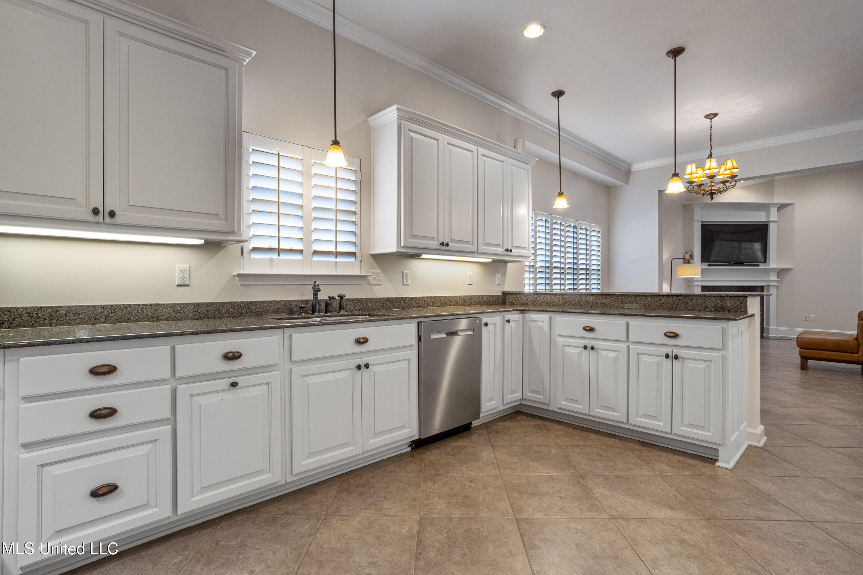 6305 Silverleaf Drive Ocean Springs, MS 39564 - Photo 17 of 88 0016