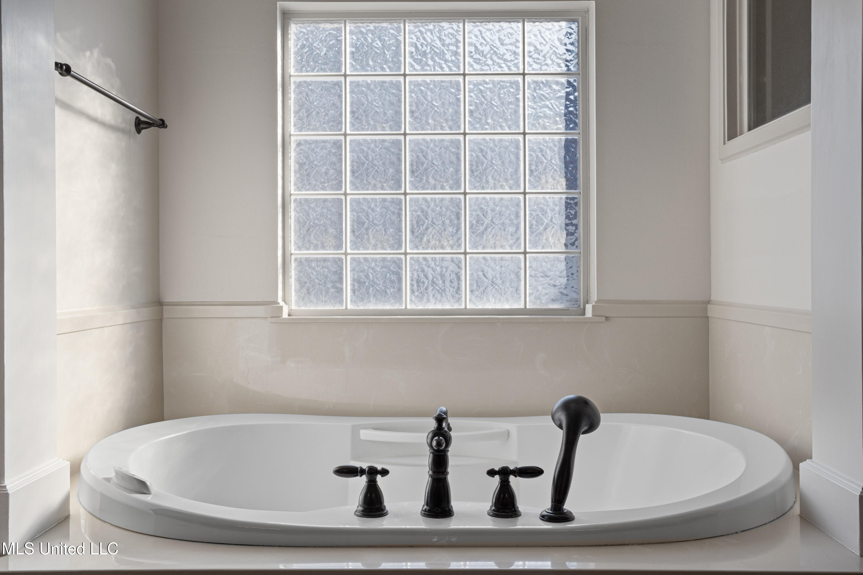 6305 Silverleaf Drive Ocean Springs, MS 39564 - Photo 33 of 88 0035