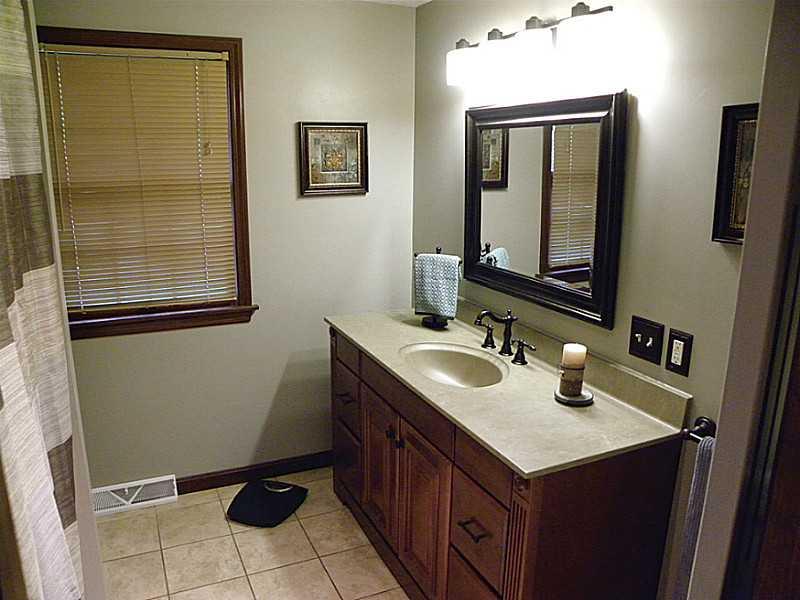 1395 Paxton Farm Road Washington, PA 15301 - Photo 12 of 16 Master Bath/Spa.