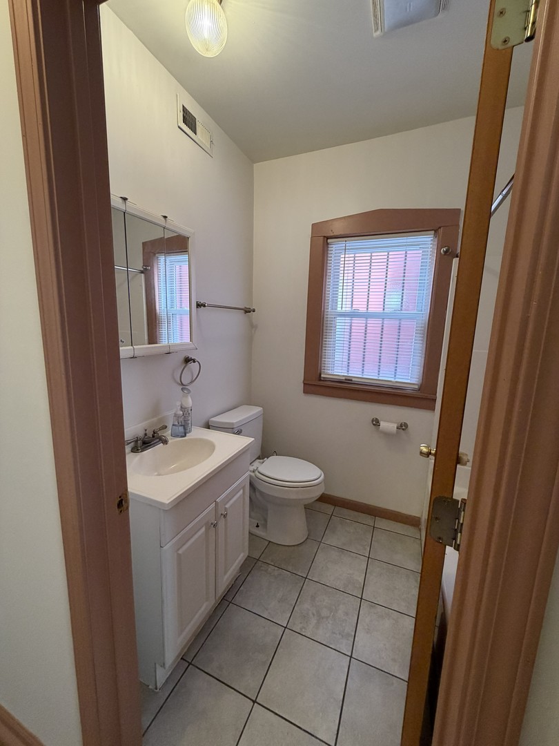 7402 South Racine Avenue, Unit 3 Chicago, IL 60636 - Photo 7 of 11