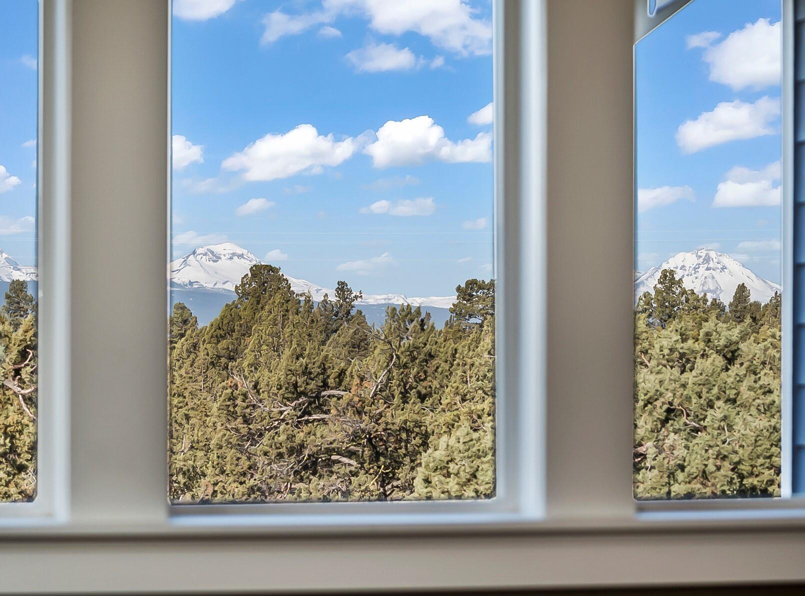 21530 Dale Road Bend, OR 97701 - Photo 21 of 46 a view of a window