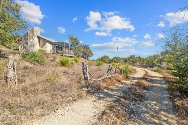 $1,400,000 | 450 Eagles Nest Drive, Wimberley, TX 78676