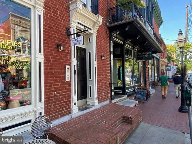 $1,400 | 130 East German Street, Unit 201, Shepherdstown, WV 25443