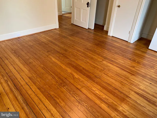 $1,400 | 130 East German Street, Unit 201, Shepherdstown, WV 25443