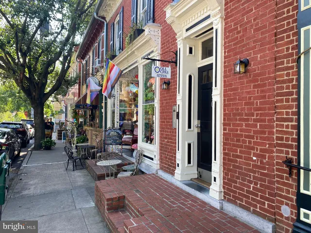 $1,400 | 130 East German Street, Unit 201, Shepherdstown, WV 25443