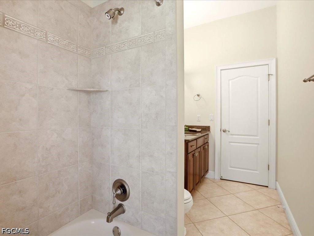 21651 Tuckahoe Road Alva, FL 33920 - Photo 28 of 42 a bathroom with a sink