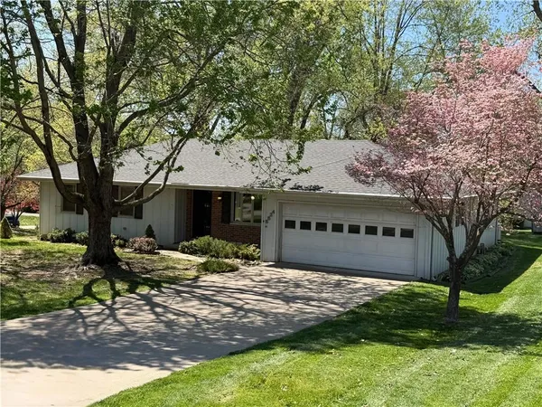 $209,900 | 5524 South 39th Terrace, St. Joseph, MO 64503