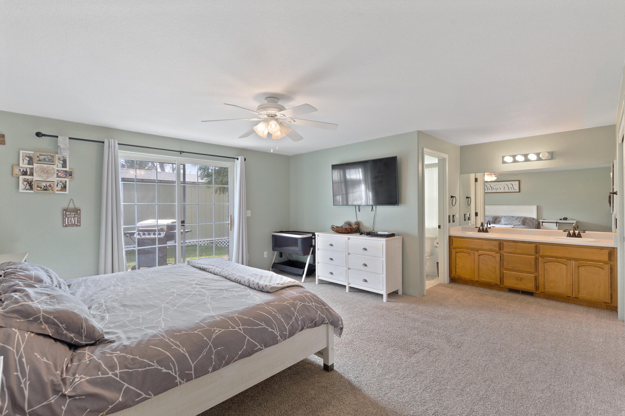 3070 Delta Waters Road Medford, OR 97504 - Photo 4 of 28 4