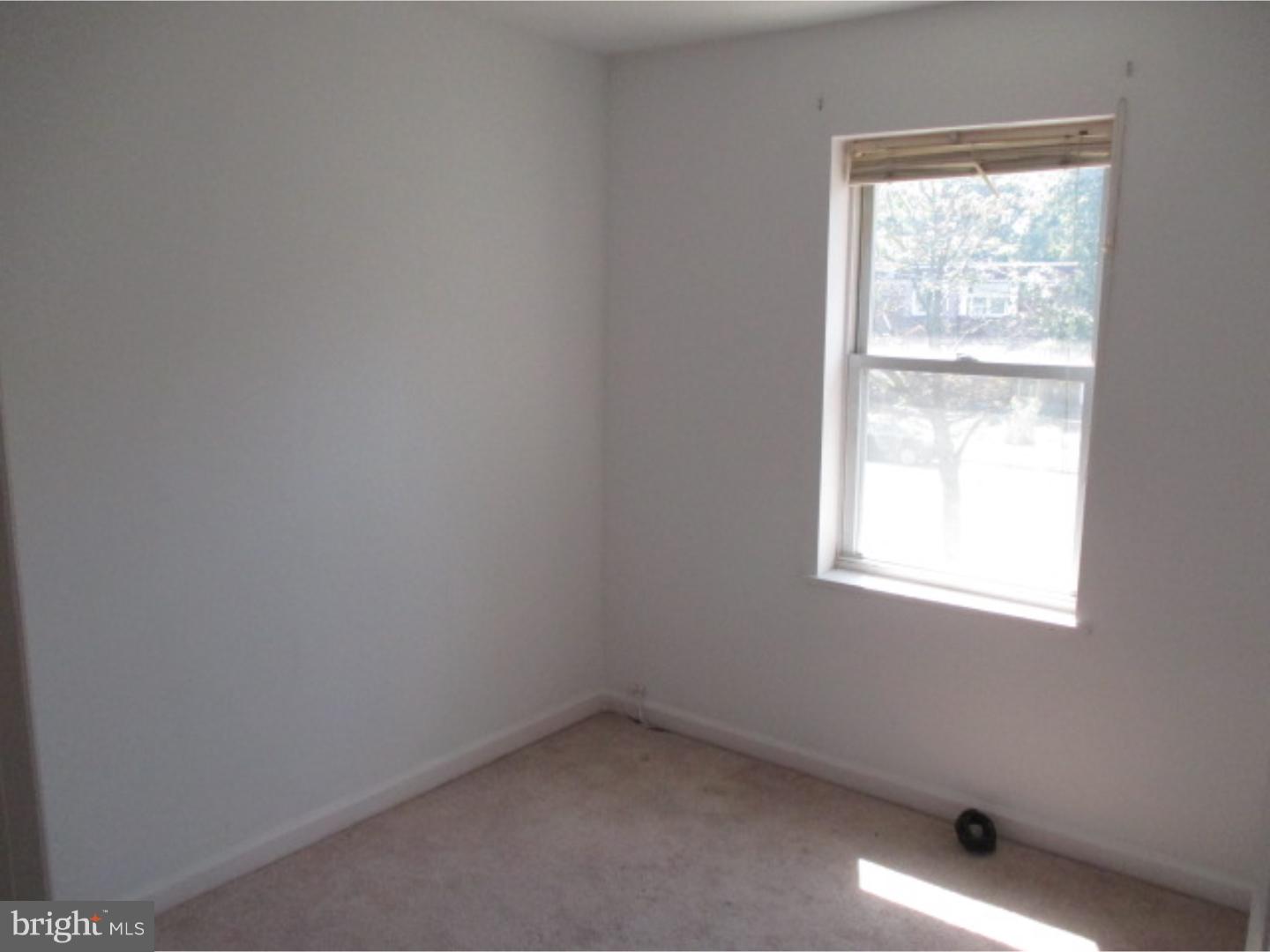 1011 Collings Road Camden, NJ 08104 - Photo 4 of 9