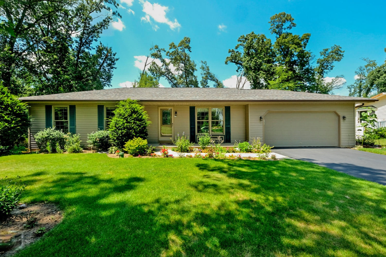 190 Hidden Forest Road Battle Creek, MI 49014 - Photo 1 of 23 190 Hidden Forest-1