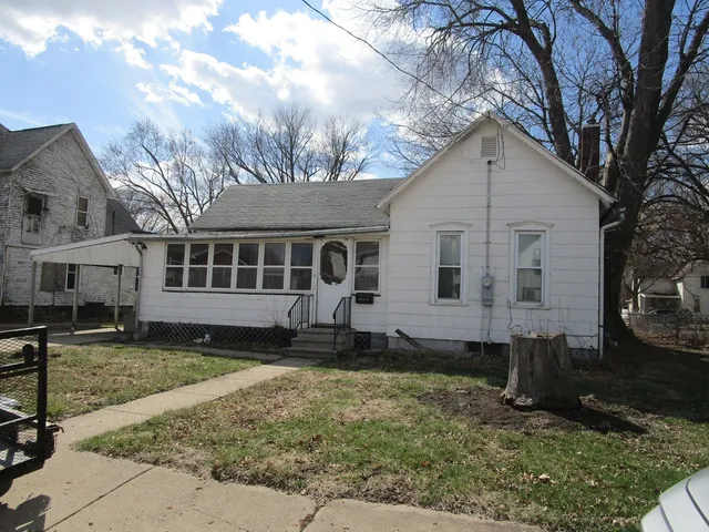 $35,000 | 905 4th Avenue, Sterling, IL 61081