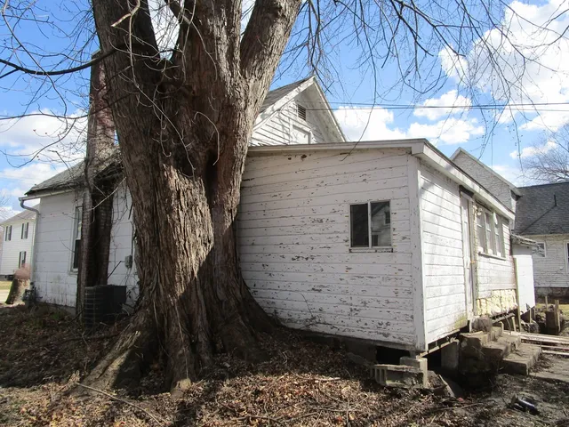 $35,000 | 905 4th Avenue, Sterling, IL 61081