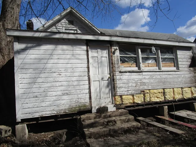 $35,000 | 905 4th Avenue, Sterling, IL 61081