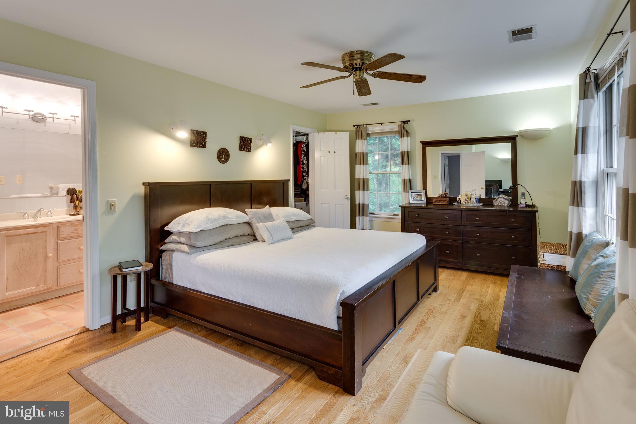 4016 Trapp Road Fairfax, VA 22032 - Photo 15 of 29 Bath (Master)