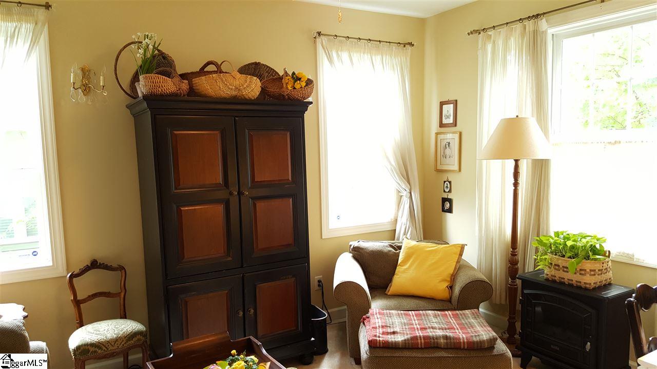 705 Anderson Road Greenville, SC 29601 - Photo 5 of 27 Gallery Image 5