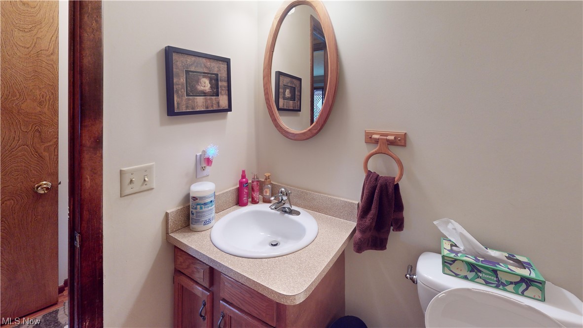 2980 Worrell Road Willoughby, OH 44094 - Photo 9 of 43 Half bathroom