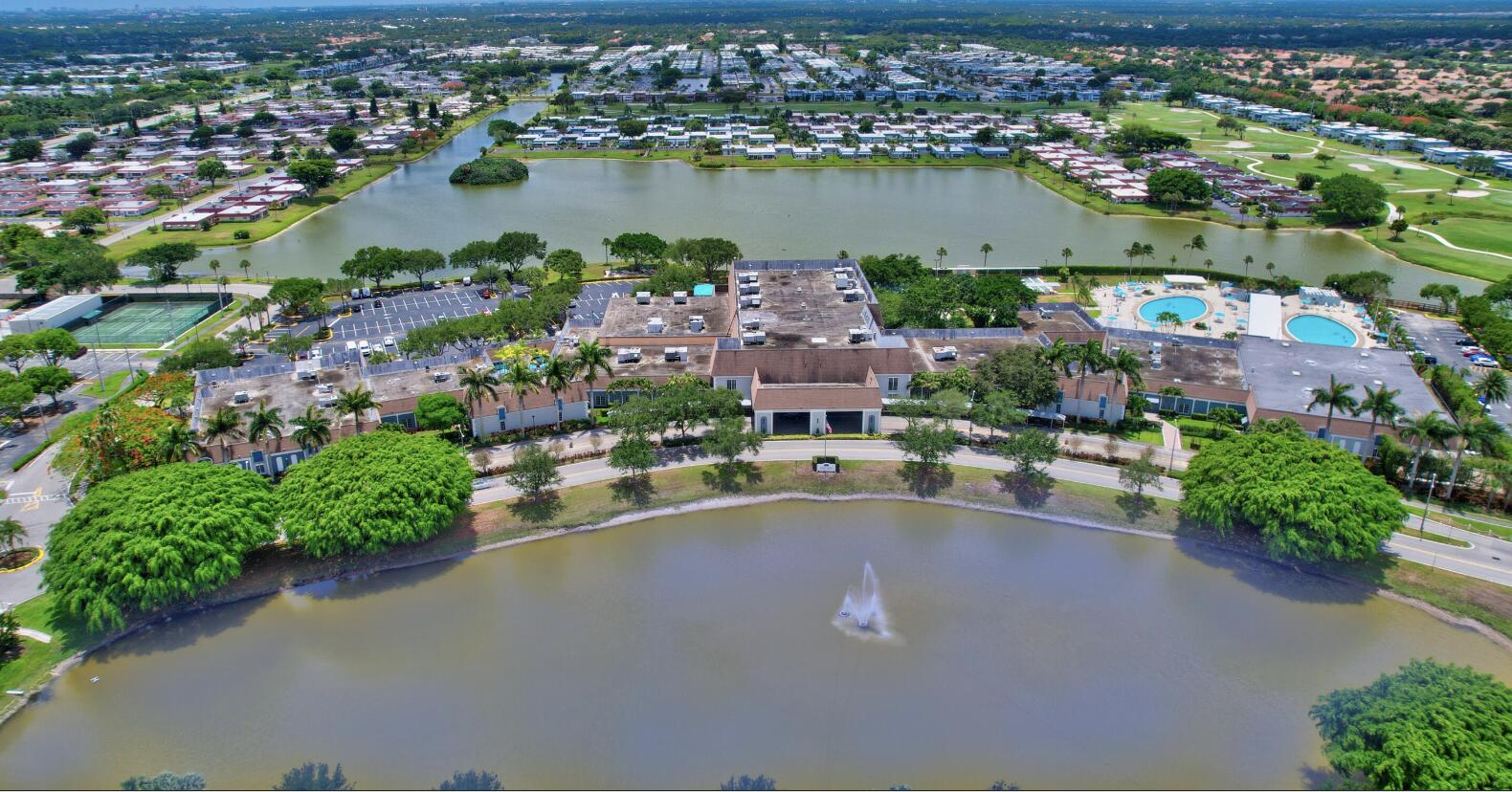 592 Flanders North Delray Beach, FL 33484 - Photo 29 of 33 Clubhouse view