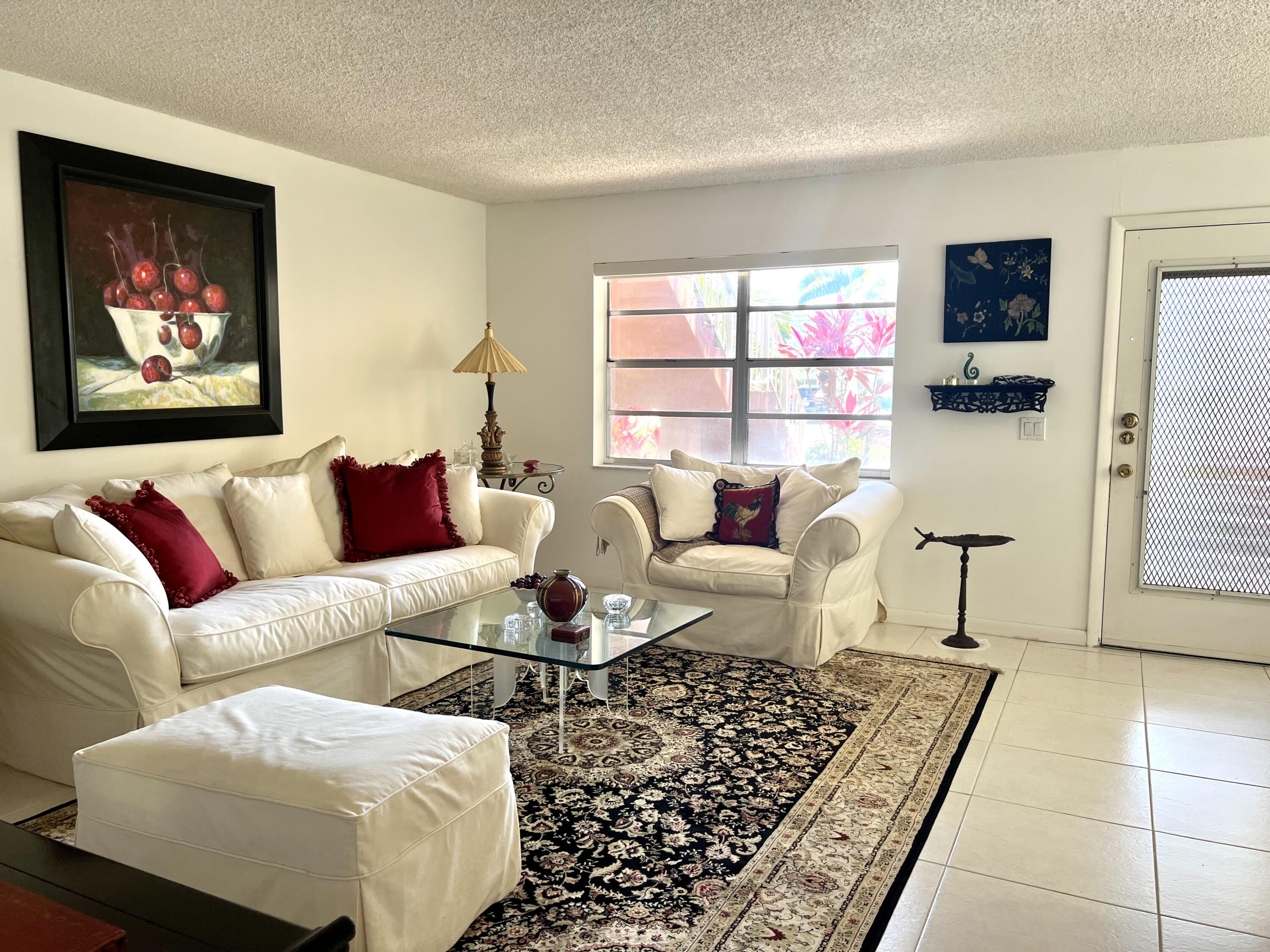 592 Flanders North Delray Beach, FL 33484 - Photo 5 of 33 IMG_2195