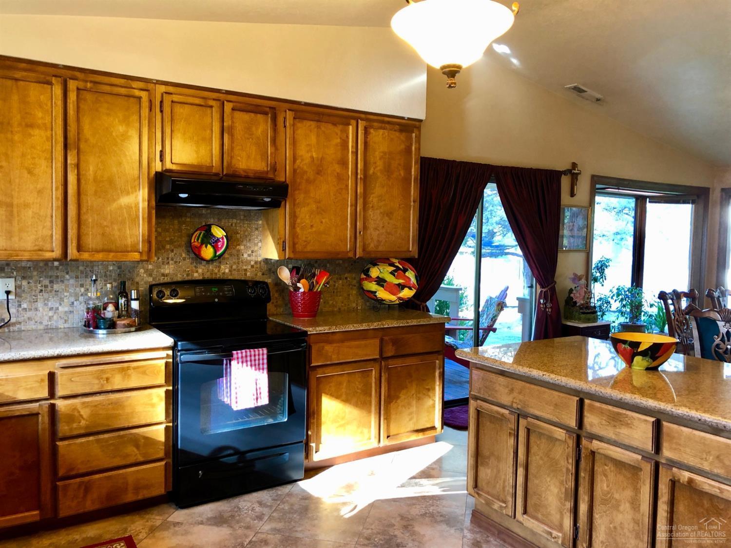 20416 Bullblock Road Bend, OR 97702 - Photo 3 of 23 Additional Photo
