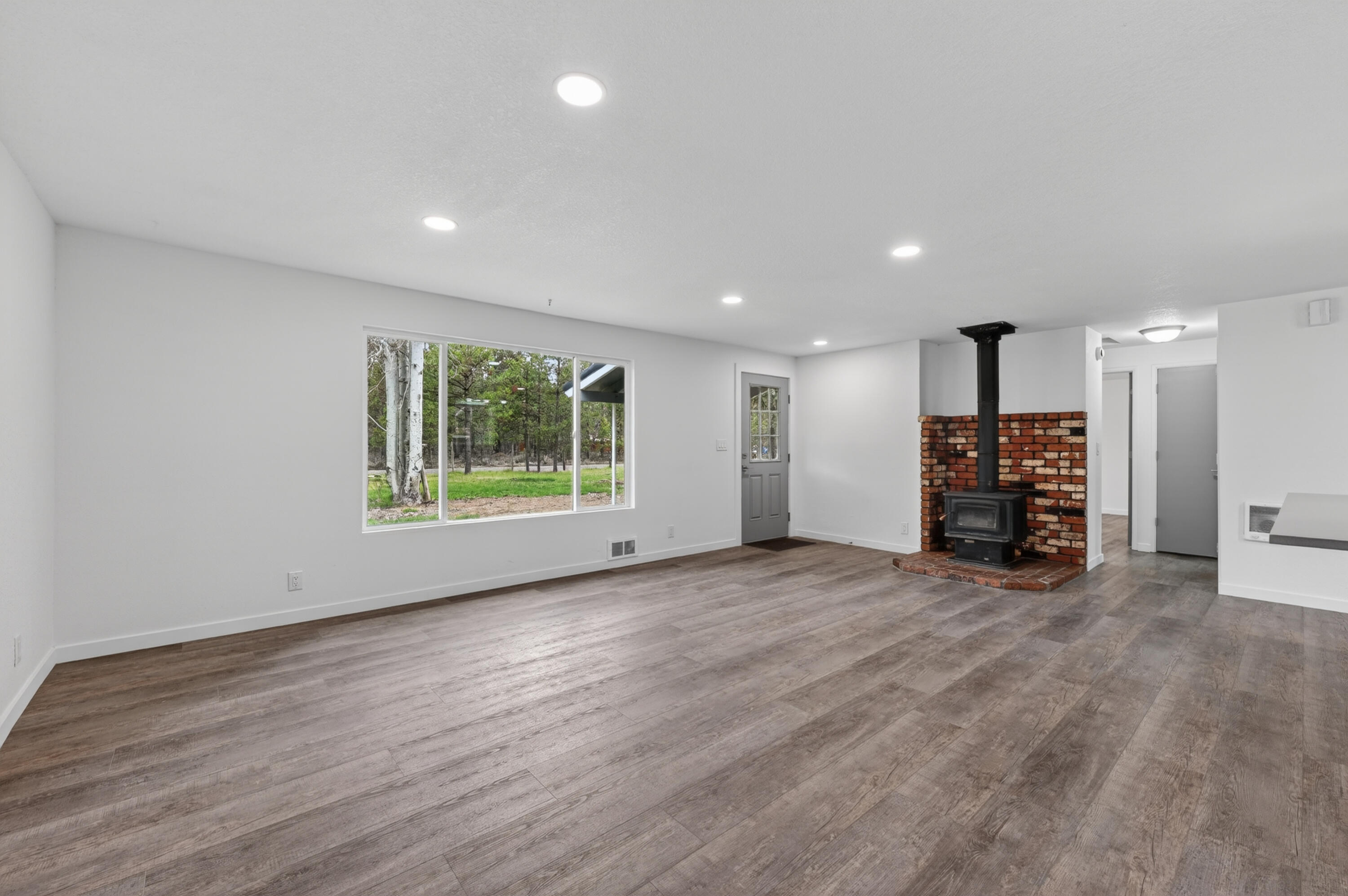 51448 Cedar Road La Pine, OR 97739 - Photo 11 of 46