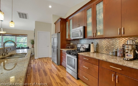 4210 Singer Street Sebring, FL 33872 - Photo 4 of 20 Gallery Image 4