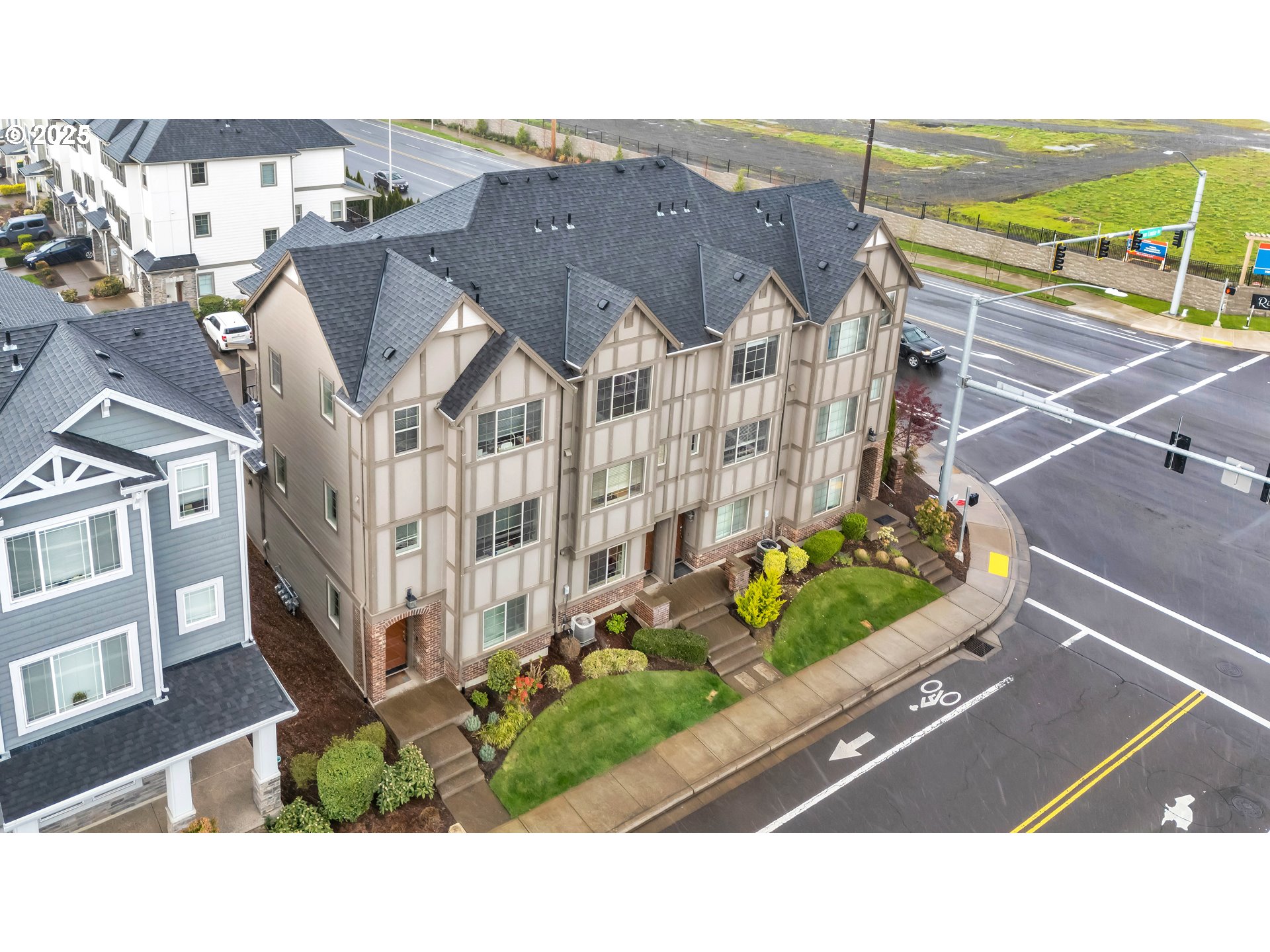 17023 Southwest Jean Louise Road Sherwood, OR 97140 - Photo 3 of 33 Gallery Image 3