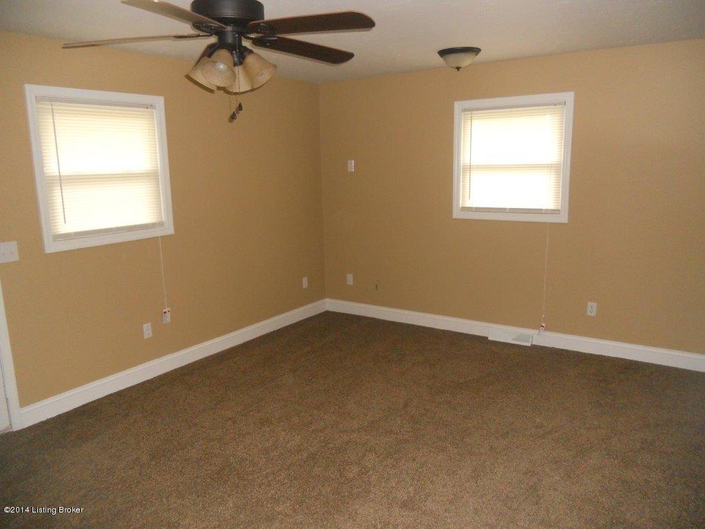 880 Cheyenne Road Radcliff, KY 40160 - Photo 23 of 47 DSCN2097