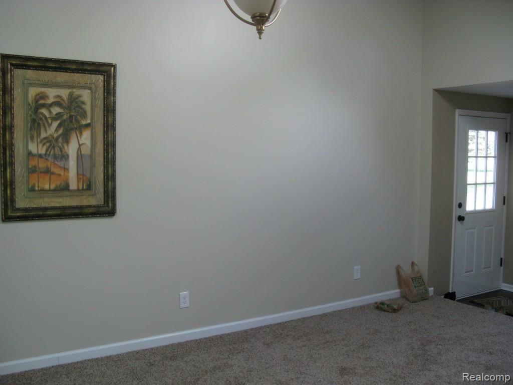 1005 East River Road Flushing, MI 48433 - Photo 27 of 41