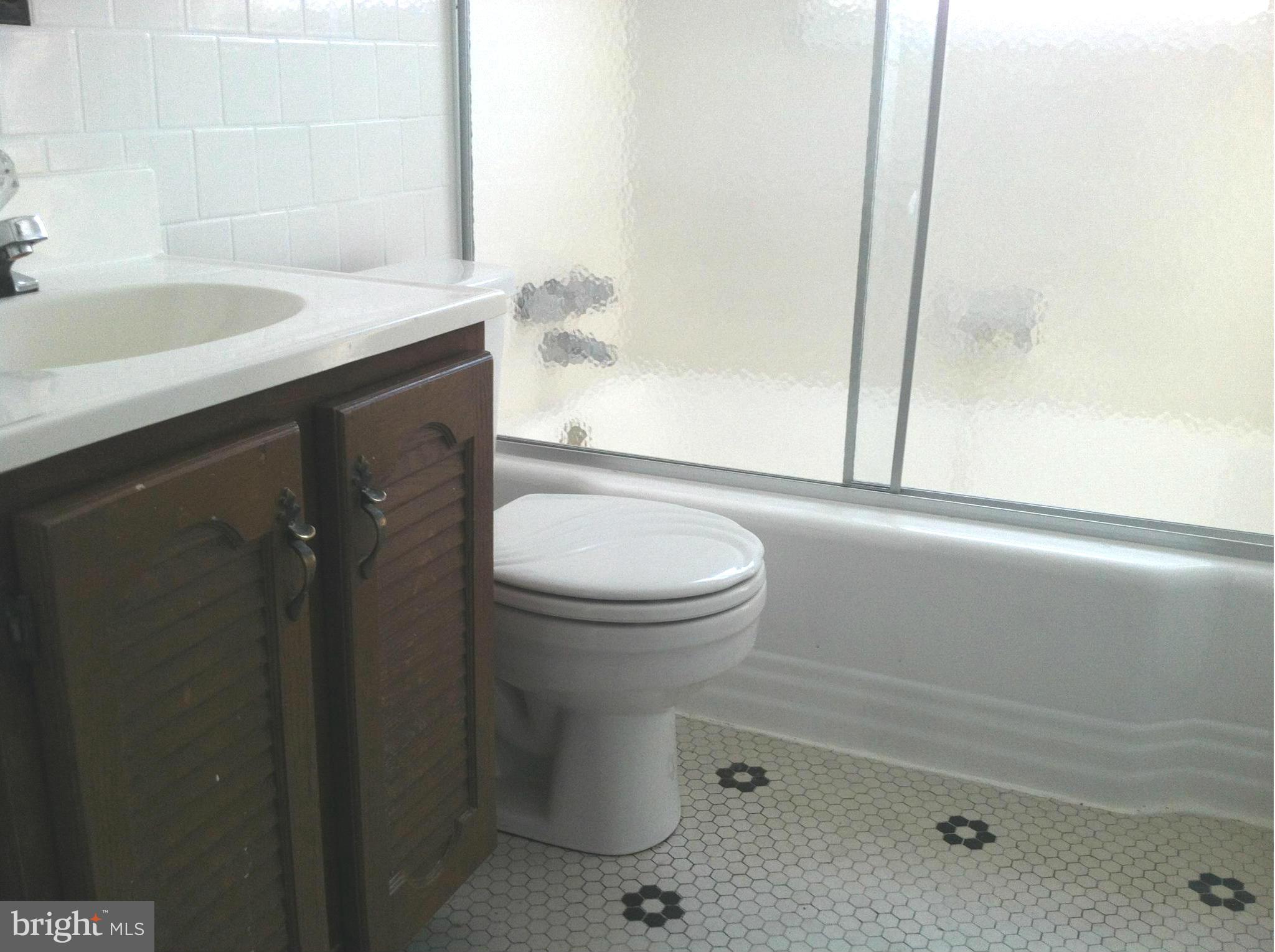 2115 Graythorn Road Middle River, MD 21220 - Photo 12 of 12 Bath