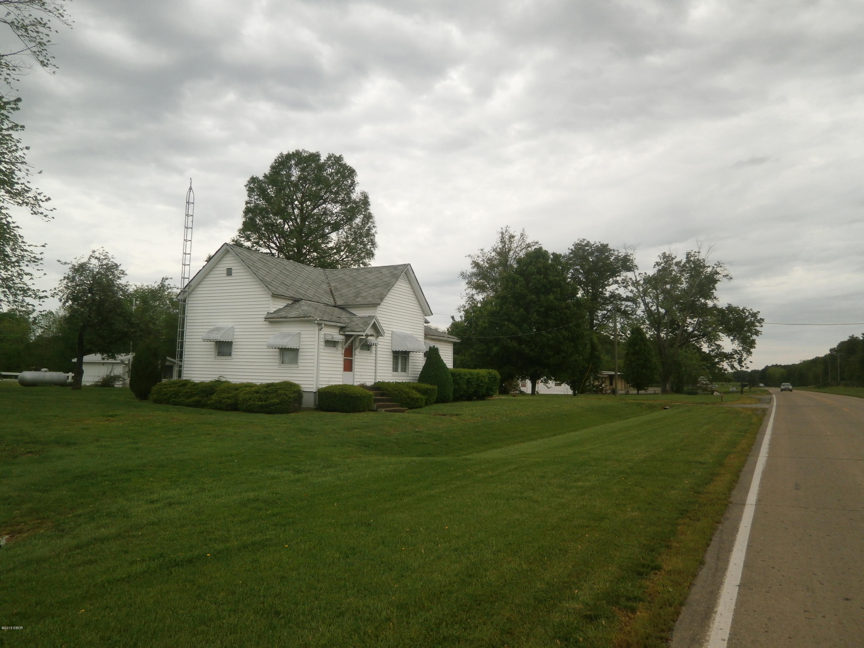 11311 Rend City Road Benton, IL 62812 - Photo 9 of 35