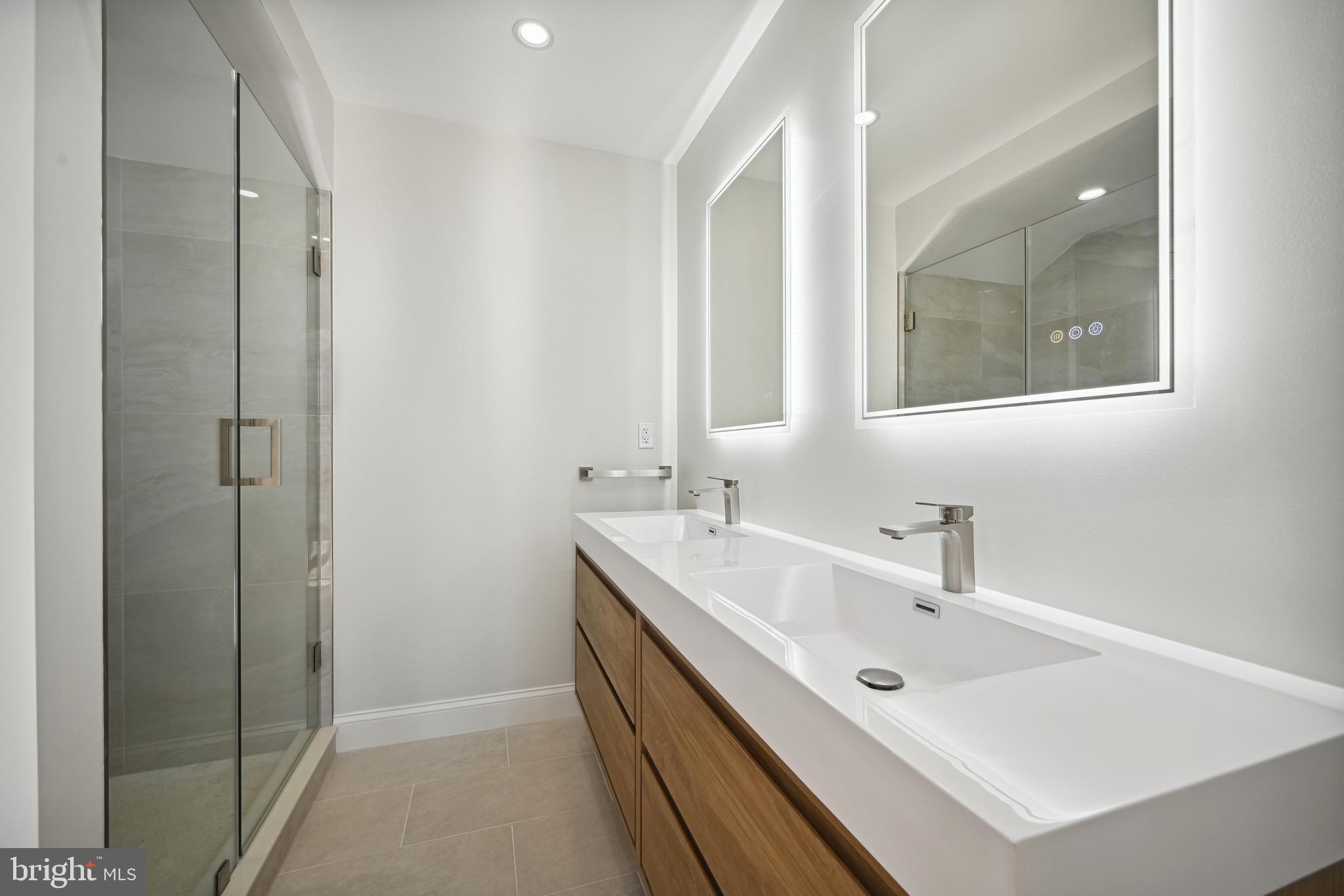 3216 Klingle Road Northwest Washington, DC 20008 - Photo 14 of 31 Bathroom of Main Bedroom