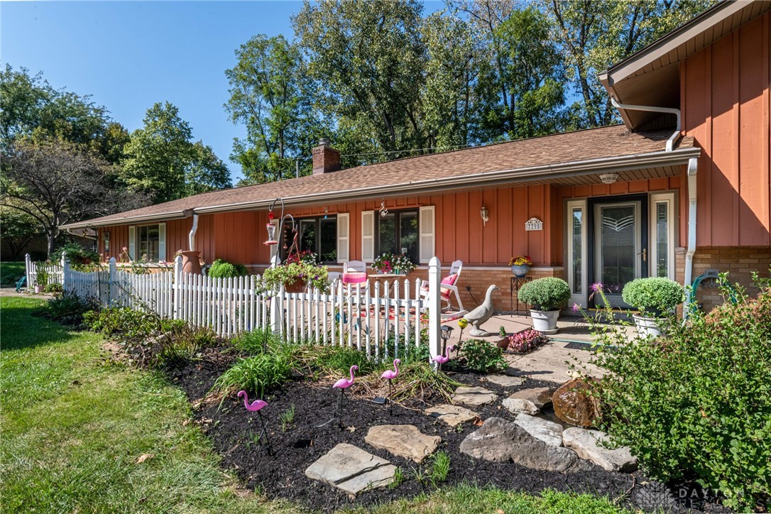7795 Rain Tree Road Centerville, OH 45459 - Photo 4 of 53