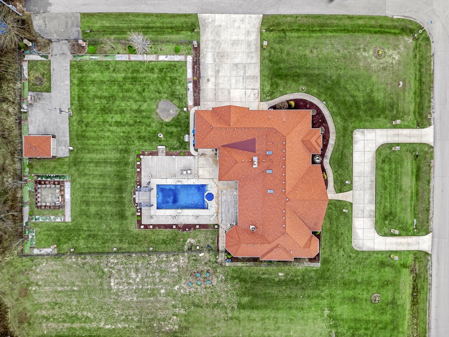 26711 South Anna Lane Monee, IL 60449 - Photo 43 of 43 an aerial view of a house with a garden and trees