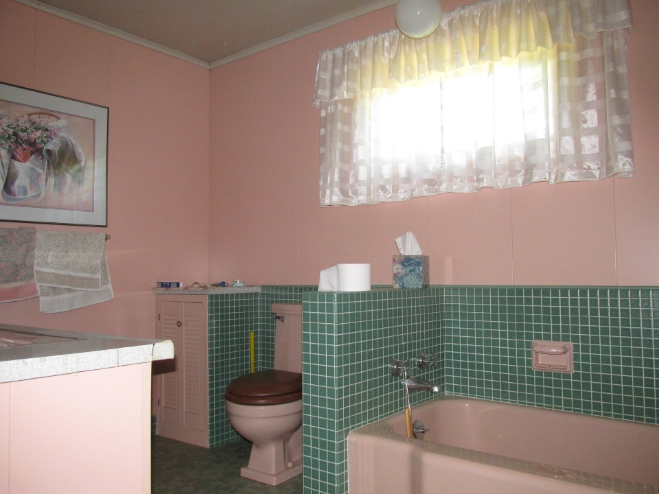 3064 Bowers Harbor Road Traverse City, MI 49686 - Photo 20 of 34 1863905-19.JPG