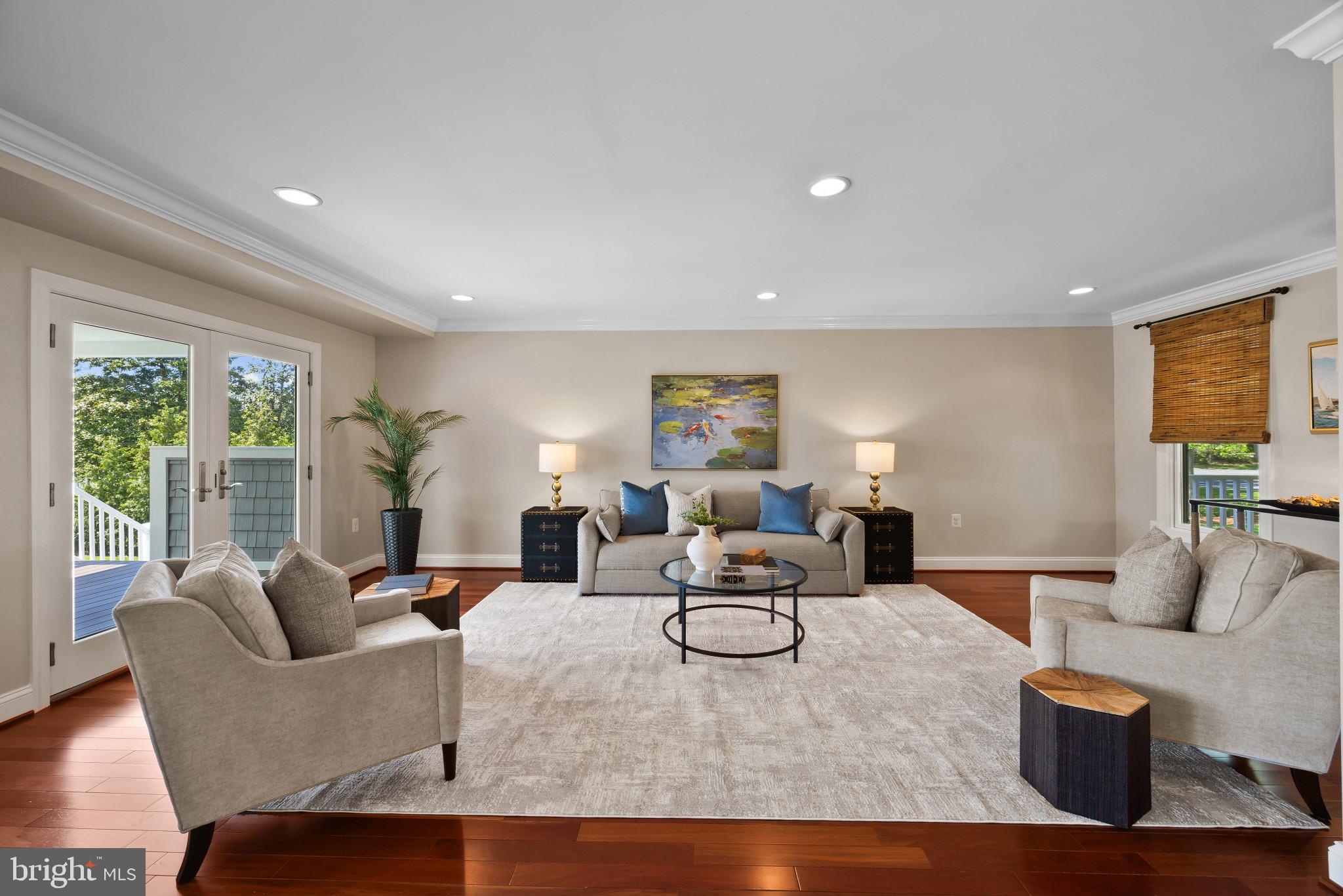3706 Thomas Point Road Annapolis, MD 21403 - Photo 8 of 47 Living room