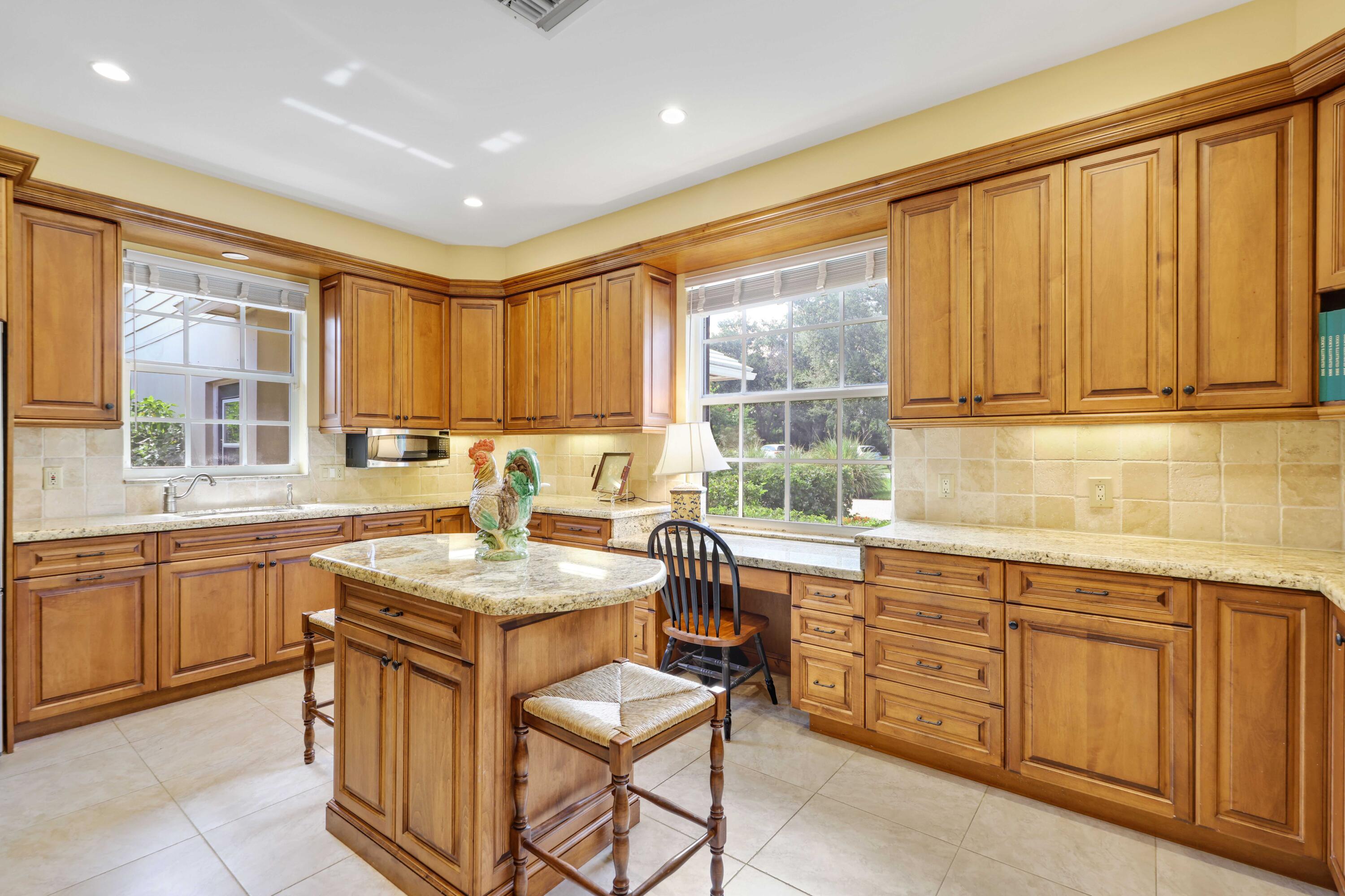 36 Country Road Boynton Beach, FL 33436 - Photo 21 of 51 Kitchen