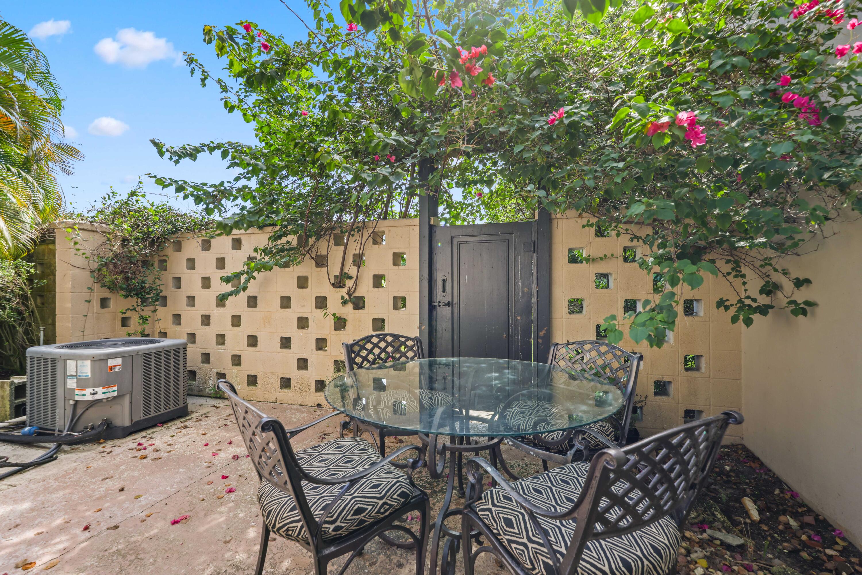 36 Country Road Boynton Beach, FL 33436 - Photo 48 of 51 Side Patio