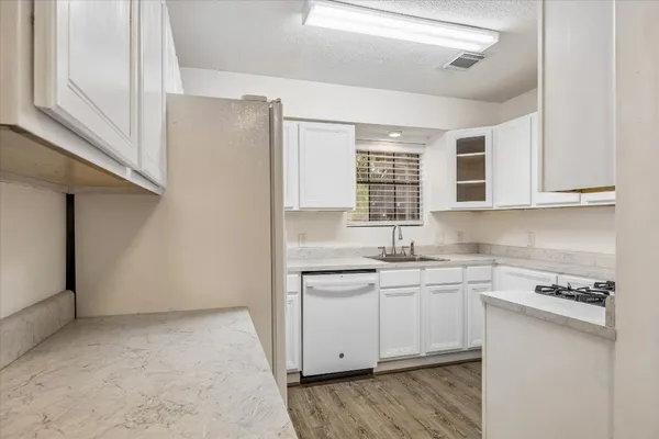 $1,900 | 1323 Reddleshire Lane, Unit 1323, Houston, TX 77043