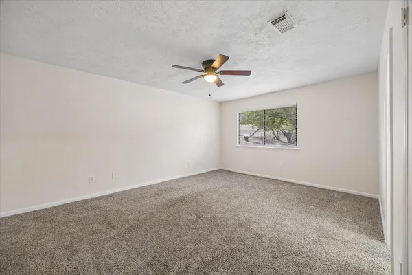 $1,900 | 1323 Reddleshire Lane, Unit 1323, Houston, TX 77043