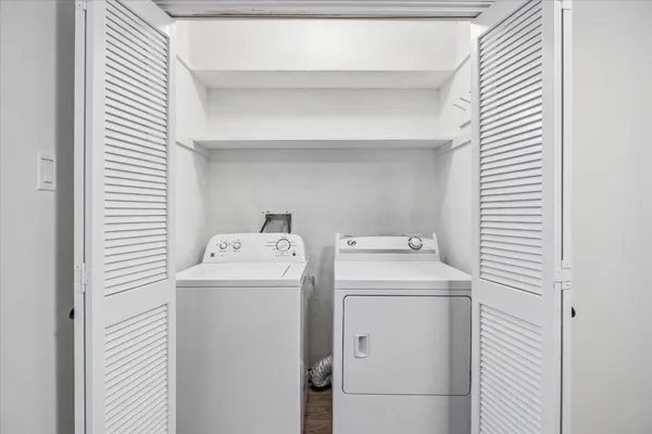 $1,900 | 1323 Reddleshire Lane, Unit 1323, Houston, TX 77043