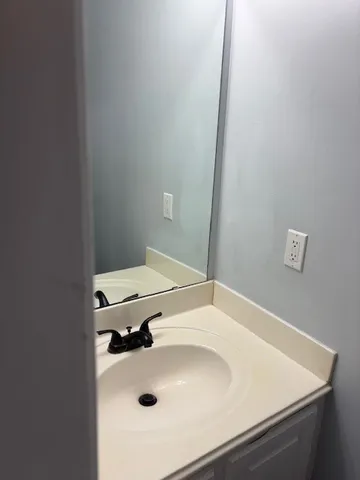 $2,200 | 1323 Reddleshire Lane, Unit 1323, Houston, TX 77043