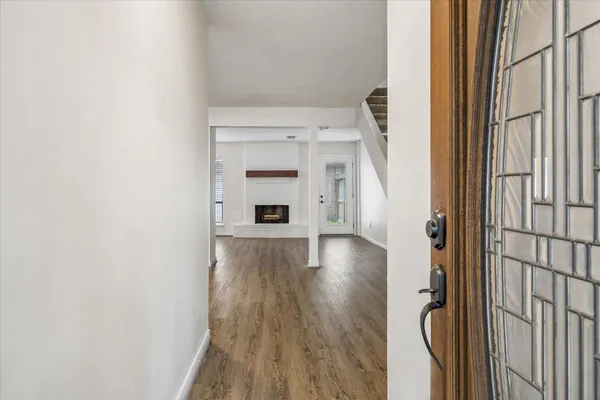 $1,900 | 1323 Reddleshire Lane, Unit 1323, Houston, TX 77043