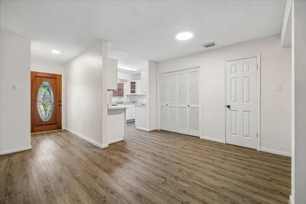 $1,900 | 1323 Reddleshire Lane, Unit 1323, Houston, TX 77043