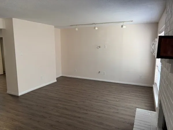 $2,100 | 1323 Reddleshire Lane, Unit 1323, Houston, TX 77043