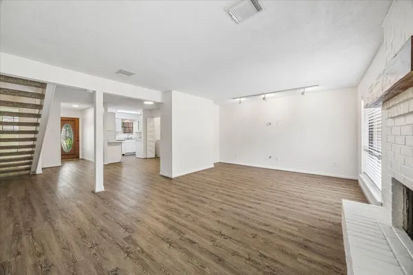 $1,900 | 1323 Reddleshire Lane, Unit 1323, Houston, TX 77043